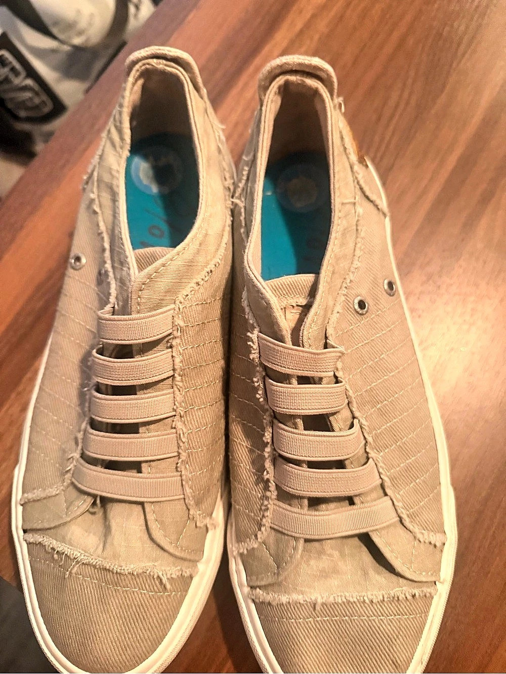 Blowfish Women's Canvas Sneakers US 6.5